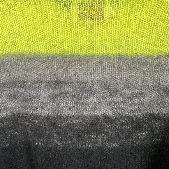 Fitted Crewneck Sweater - Picture 6 of 9